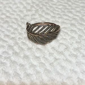 Pandora Feather ring